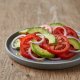 Salade tomate, avocat et oignon